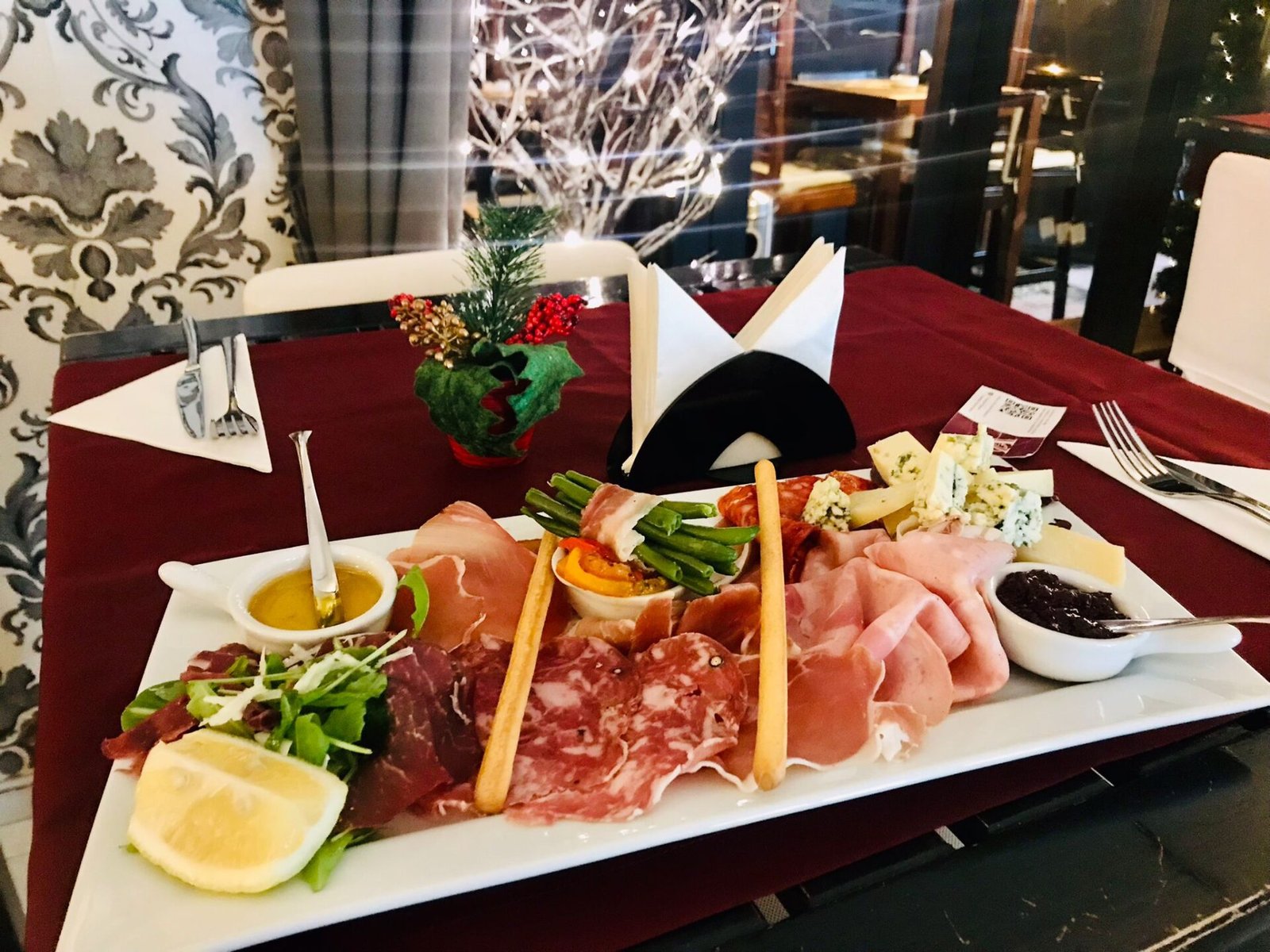 Salumi & Formaggi grande con confetture, il maxi piacere del gusto.