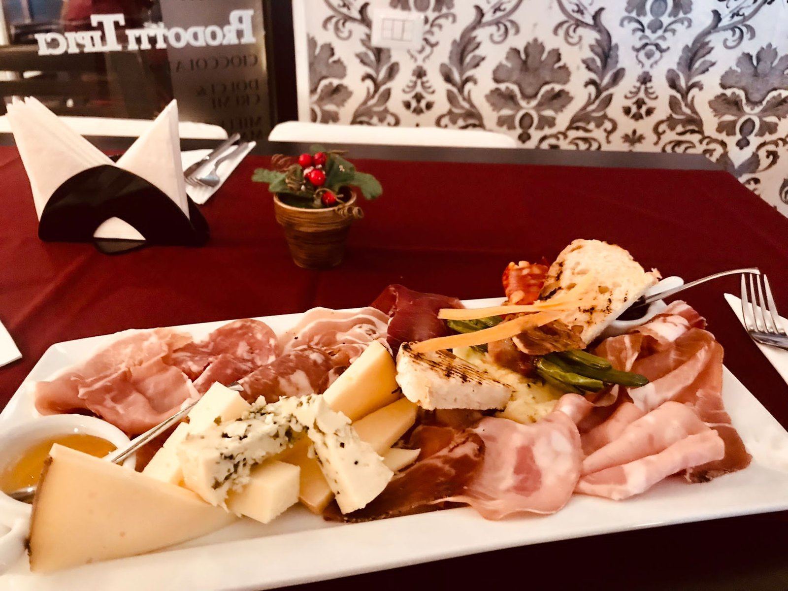 Salumi & Formaggi Medio with jams, harmony of sweetness.