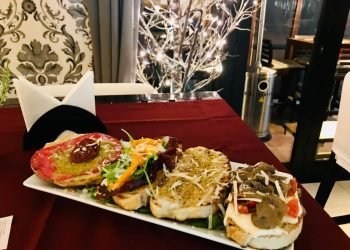 Bruschette, tutto il gusto e l’essenza di una fetta fragrante di pane accompagnata dal contorno perfetto da voi prescelto.