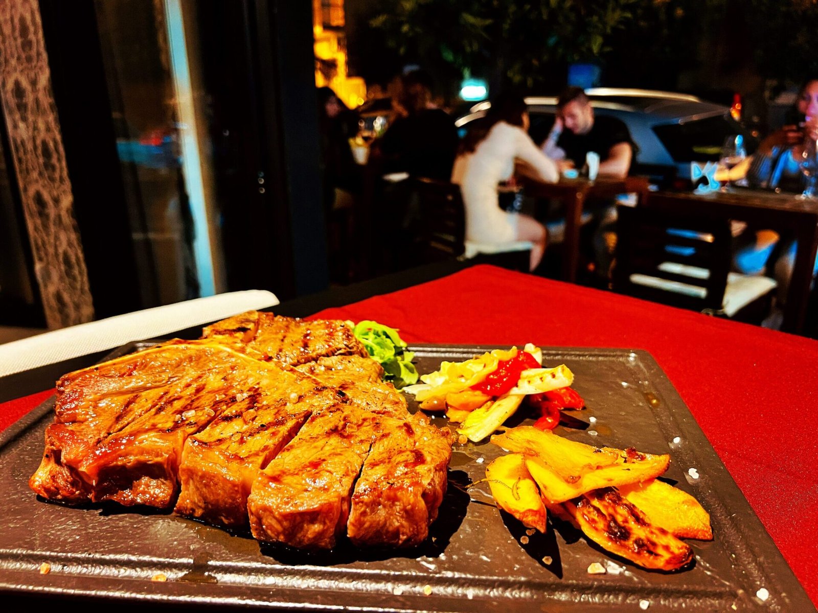 Bistecca T-Bon di Scottona, carne tenera e pregiata.