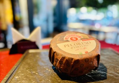 Pecorino with truffles, the precious touch of an unmistakable taste.