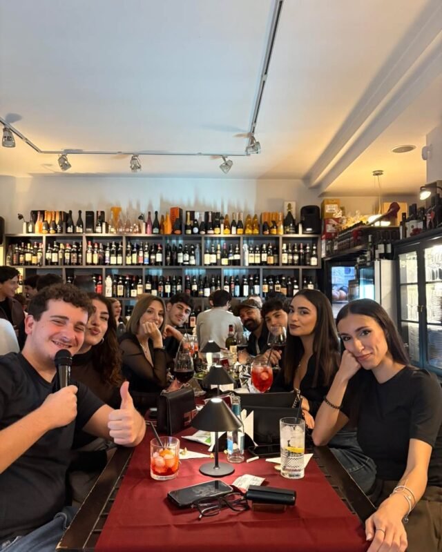 Vinness 266 Il nostro venerdì 🍷🍾 #enotecanapoli #vinness #vinnesswinestore #vinerianolana #enotecavinness #vinerianola #vineria #bracerianola #bracerianolana #braceriavinness #enoteca #enotecanolana #vinerianapoli #gastronomianola #vineriavinness #braceria #gastronomiavinness #norceria #renzini #gourmet #altanorceria #vinnessinlove #karaoke #divertimento
